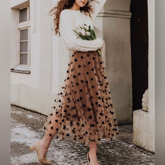 Heart A-line  shirt 🖤 - Picture 3 of 16